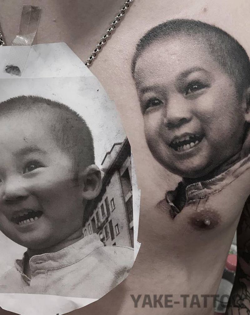 .纹身图片_胸部欧美写实纹身图案