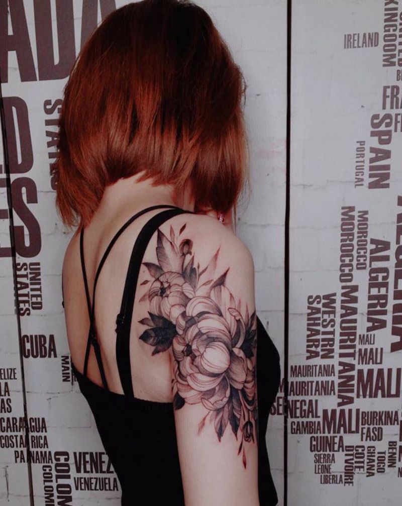 素花纹身图片_肩部纹身图案