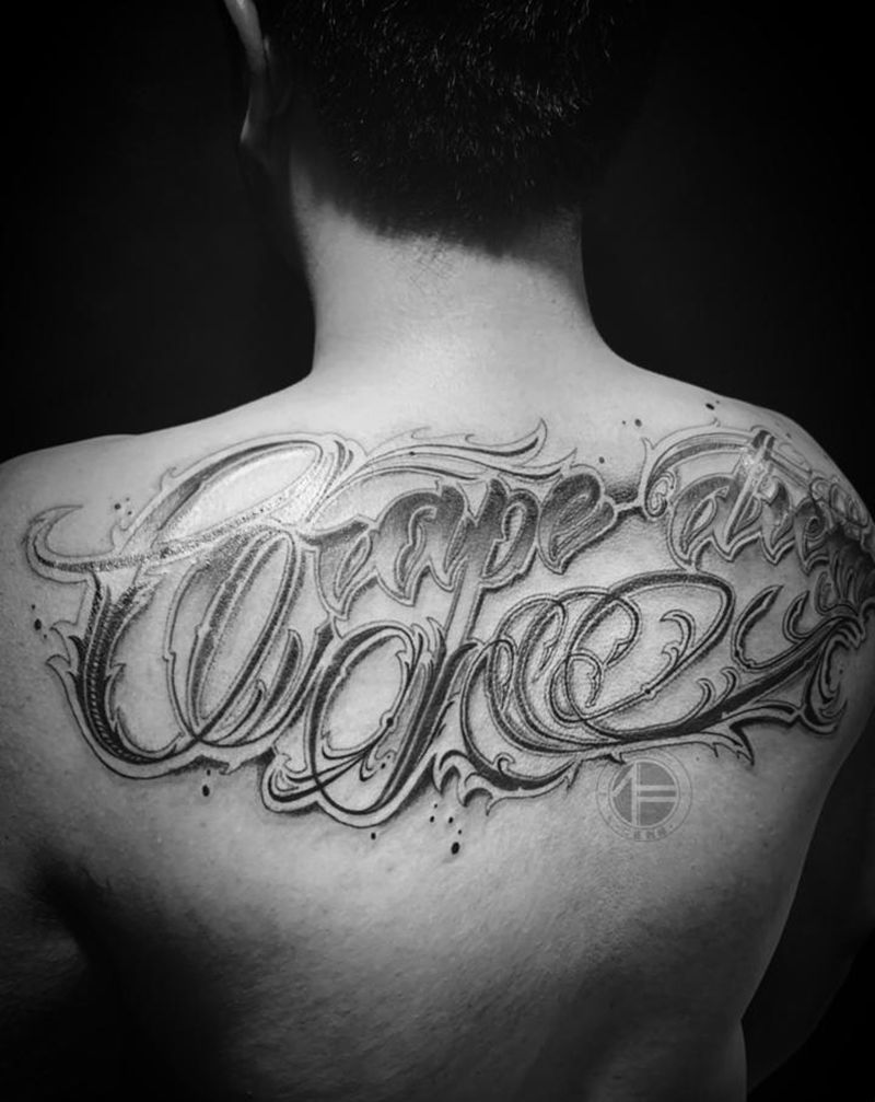 花体纹身图片_背部纹身图案