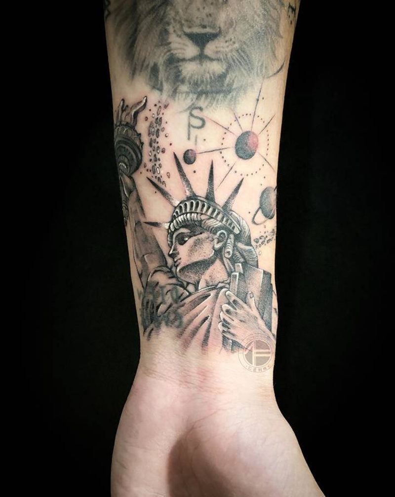 自由女神纹身图片_手臂手部点刺纹身图案