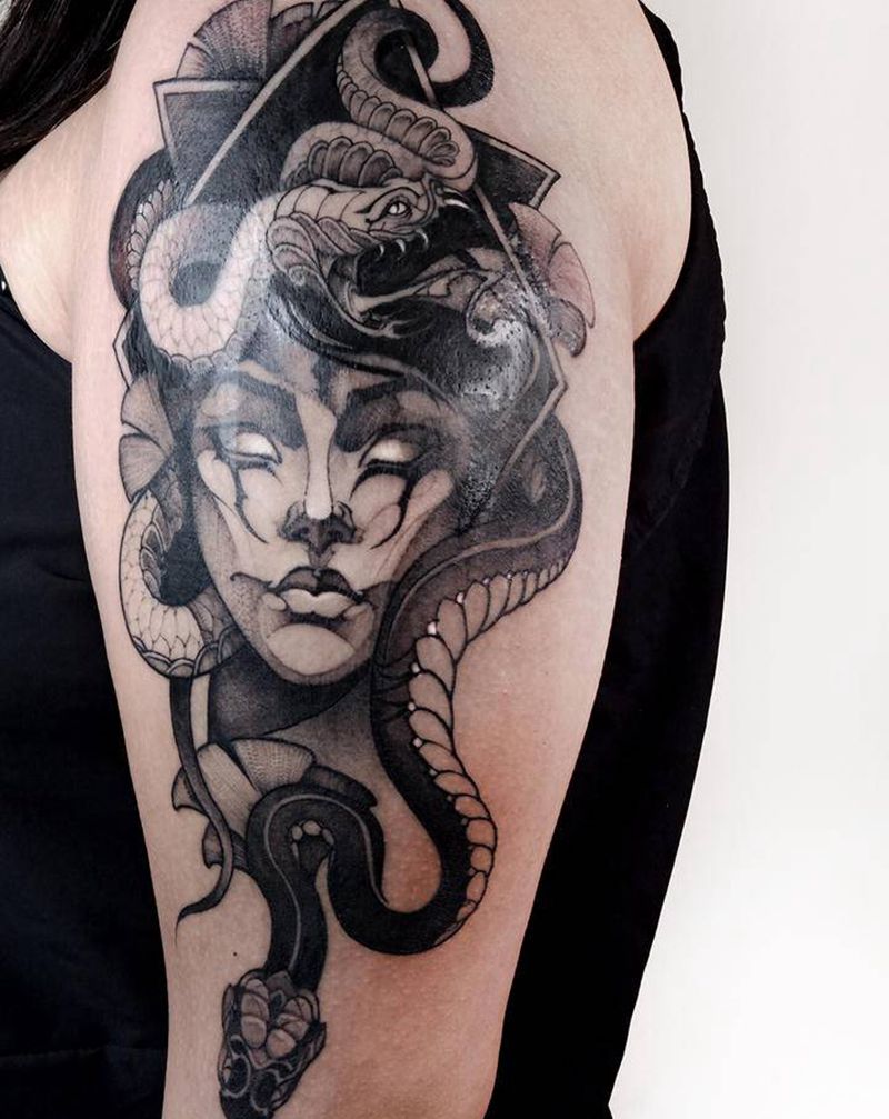 美杜莎纹身图片_手臂新传统纹身图案