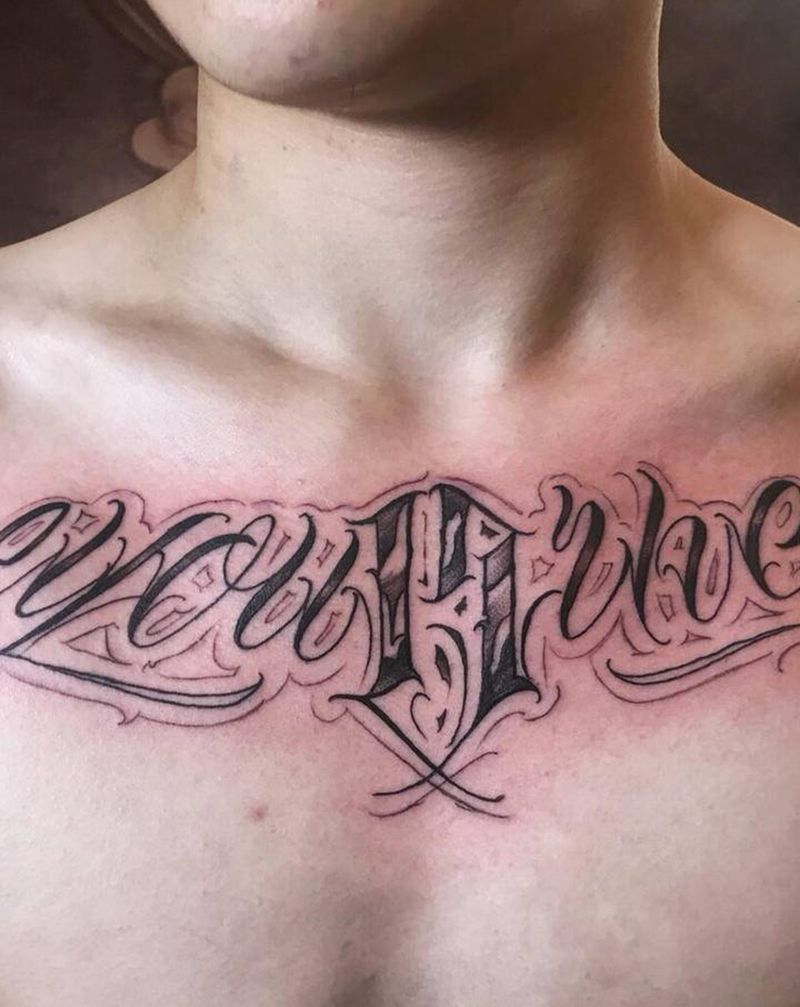 花体纹身图片_胸部花体字纹身图案