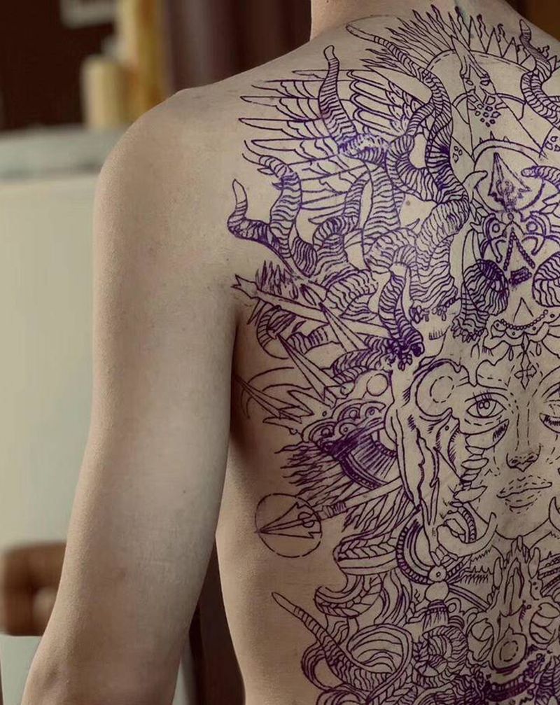 满背纹身的过程系列:1⃣️纹身图片_背部欧美写实New School纹身图案