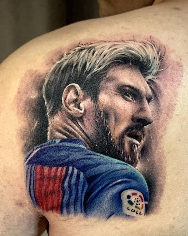 梅西写实纹身图片_背部肩部欧美写实梅西纹身图案