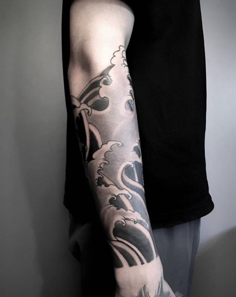 水浪纹身图片_手臂新传统纹身图案