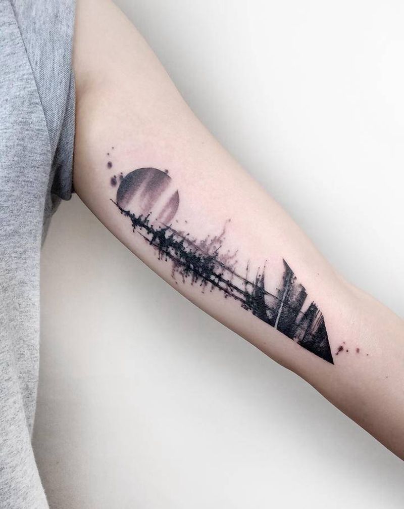 水墨纹身图片_手臂水墨纹身图案