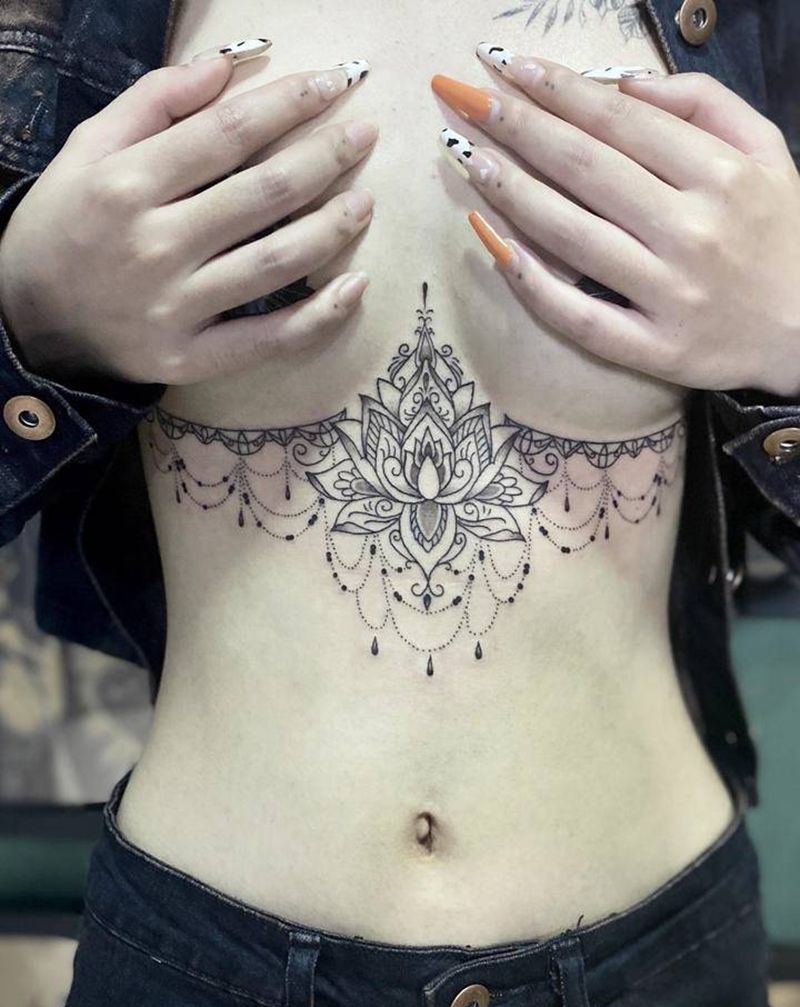 胸下纹身纹身图片_胸部纹身图案