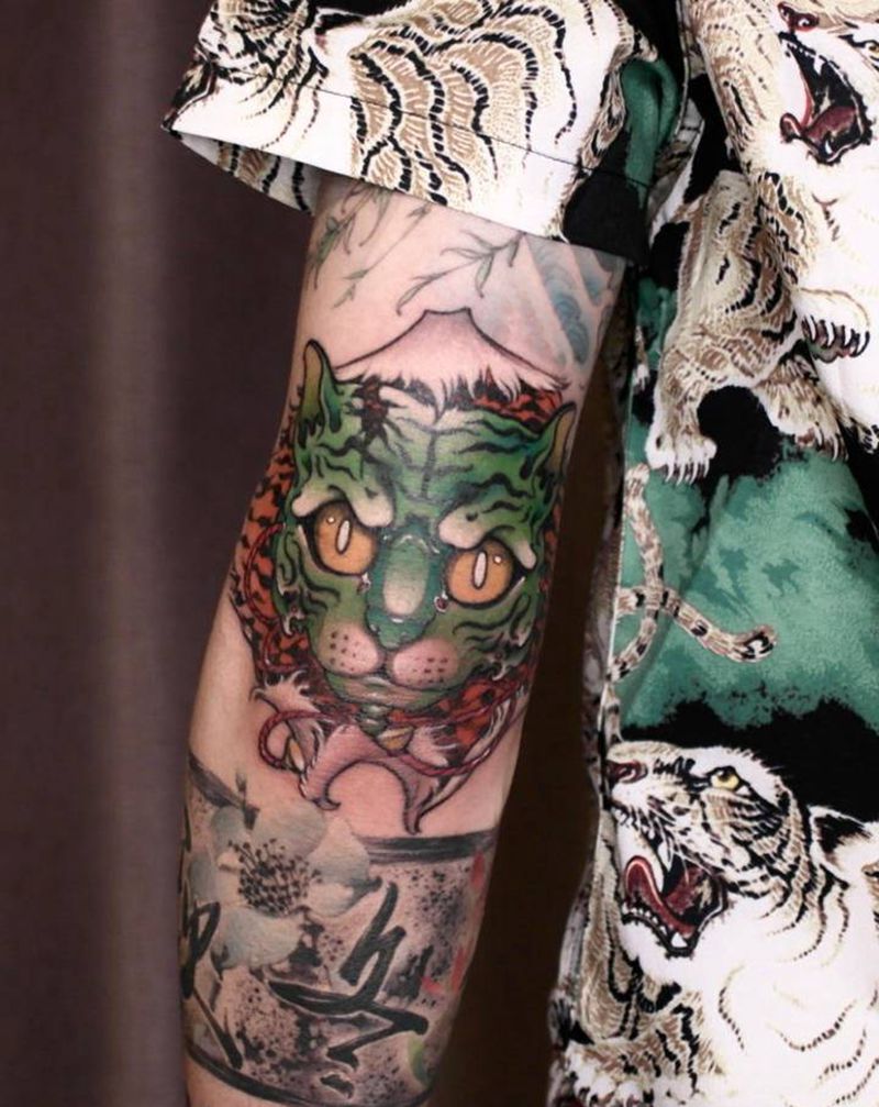 面具虎纹身图片_手部New School纹身图案