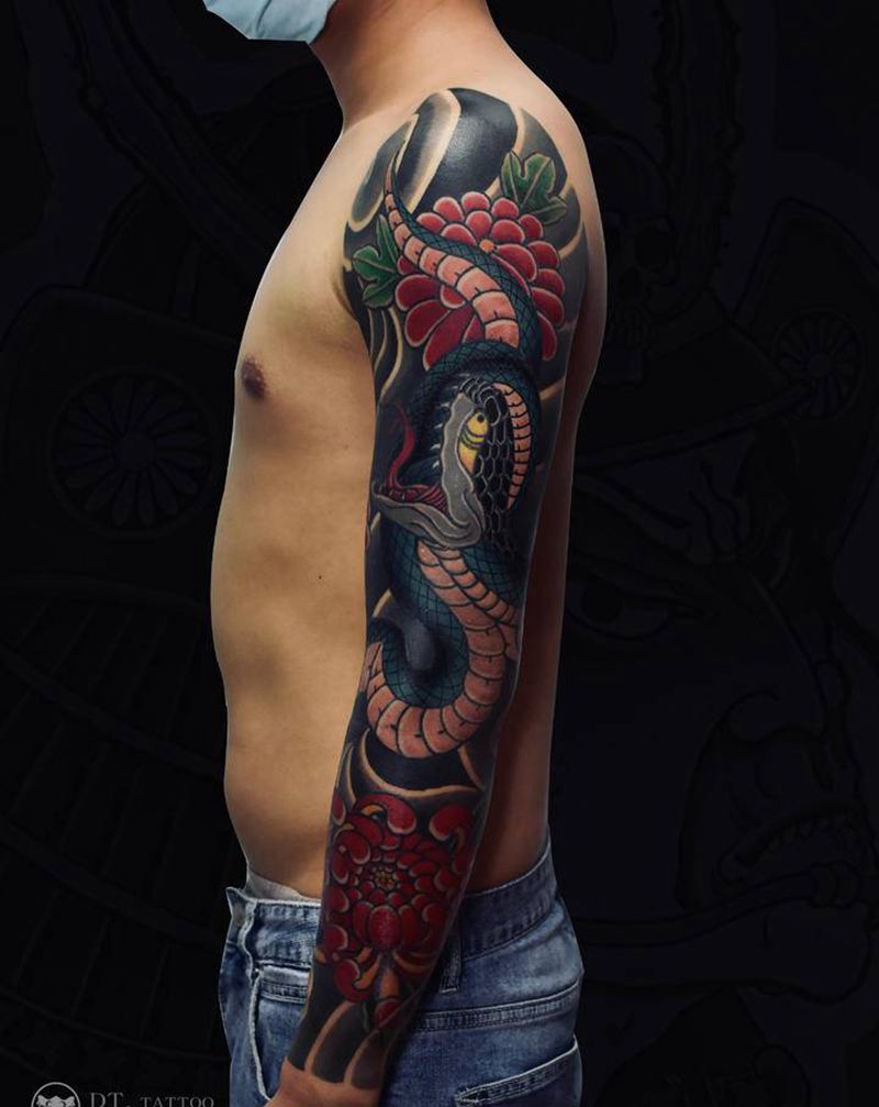 花臂（蛇）作品纹身图片_手臂老传统纹身图案