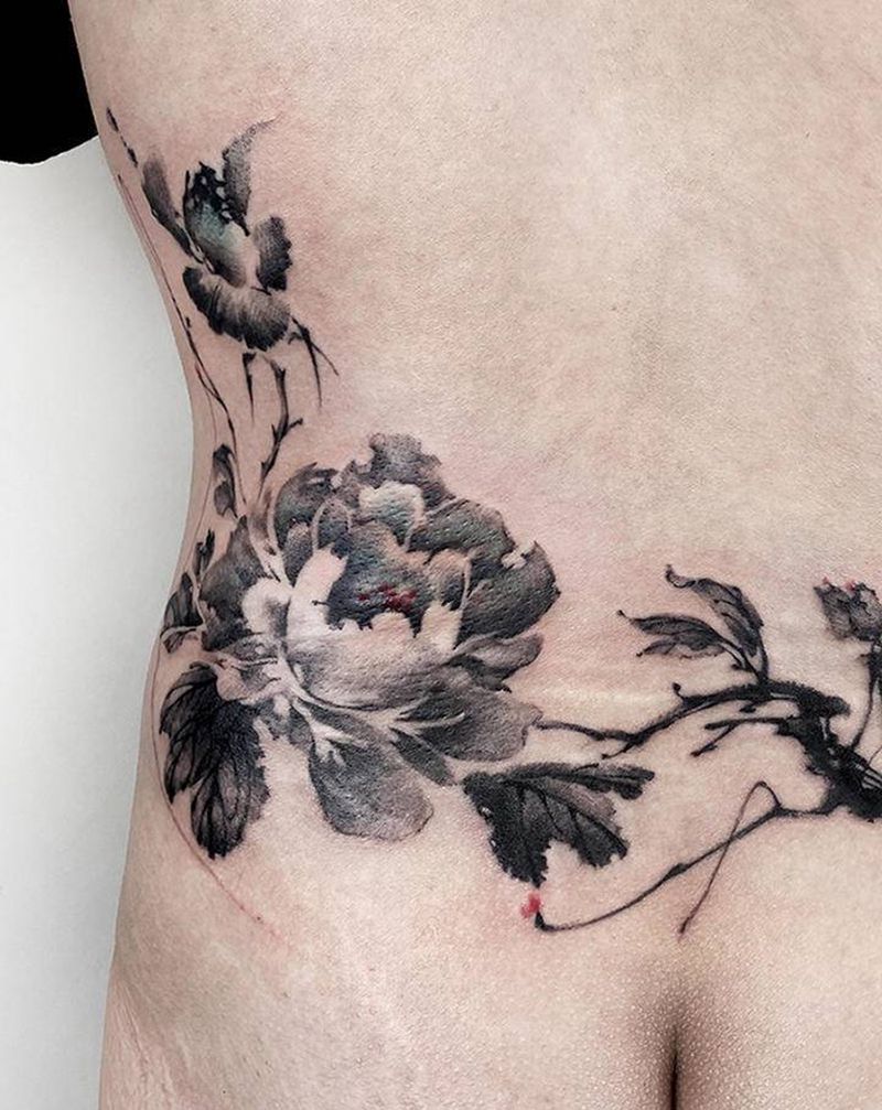 牡丹与水墨字辛丑纹身图片_腰部水墨花书法国画纹身图案