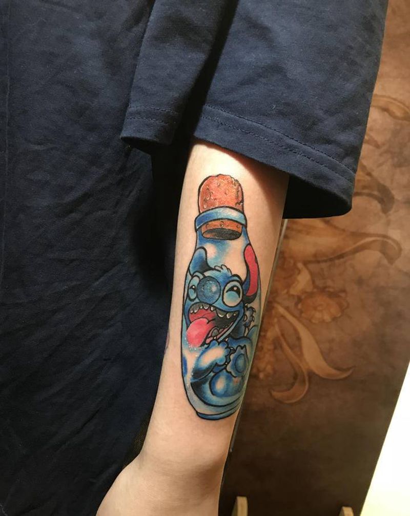 史迪仔纹身图片_手臂卡通彩色纹身图案