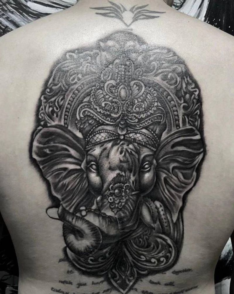 象神 覆盖未完成纹身图片_背部欧美写实象神纹身图案