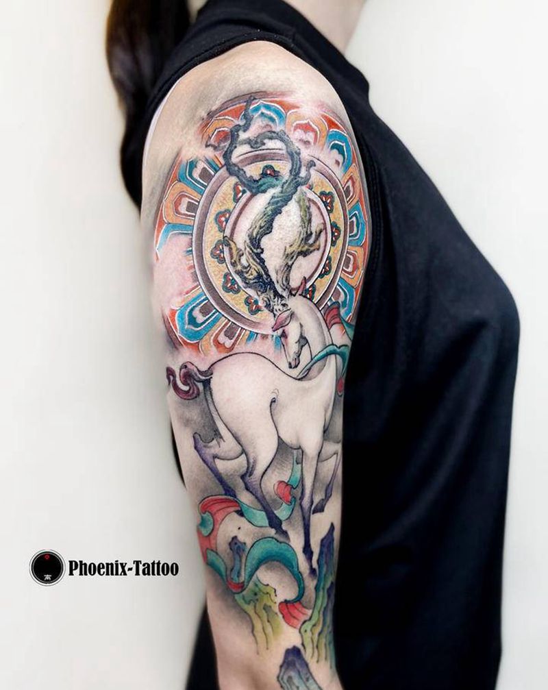 九色鹿纹身图片_手臂水墨纹身图案