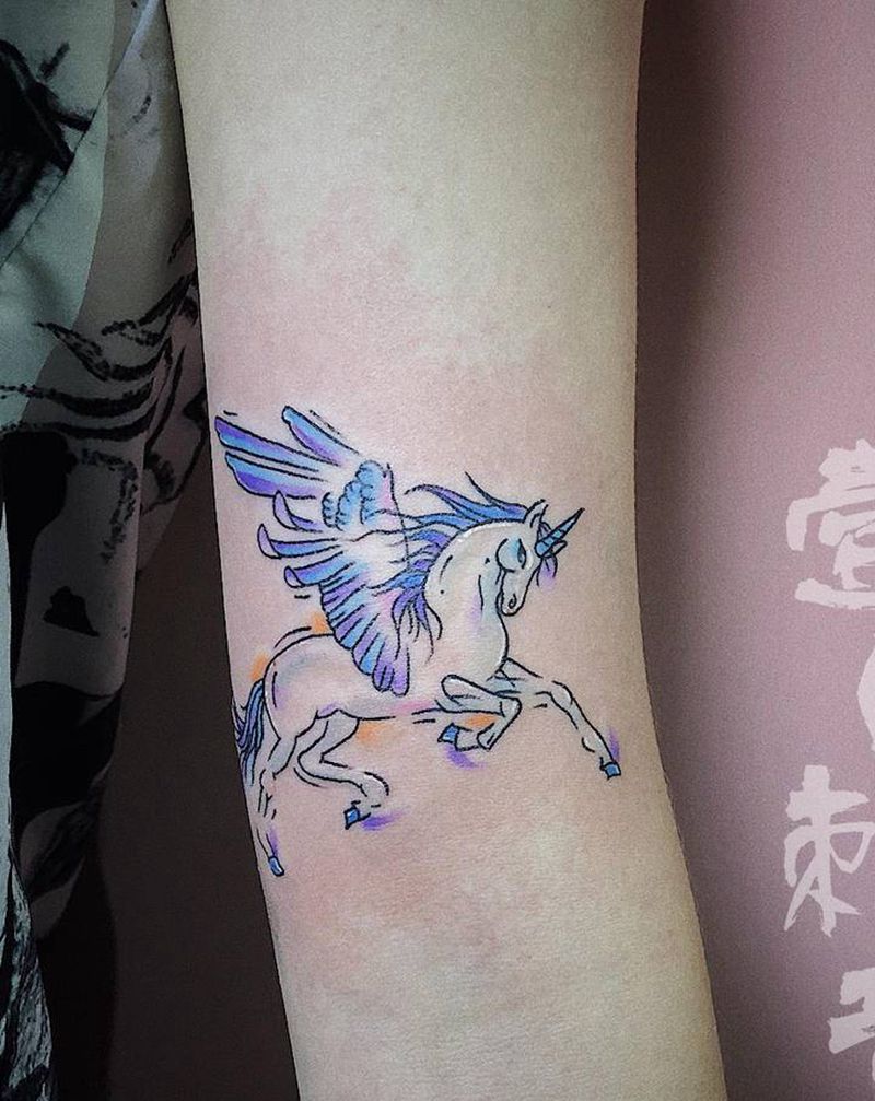 原创独角兽纹身图片_手臂水彩纹身图案