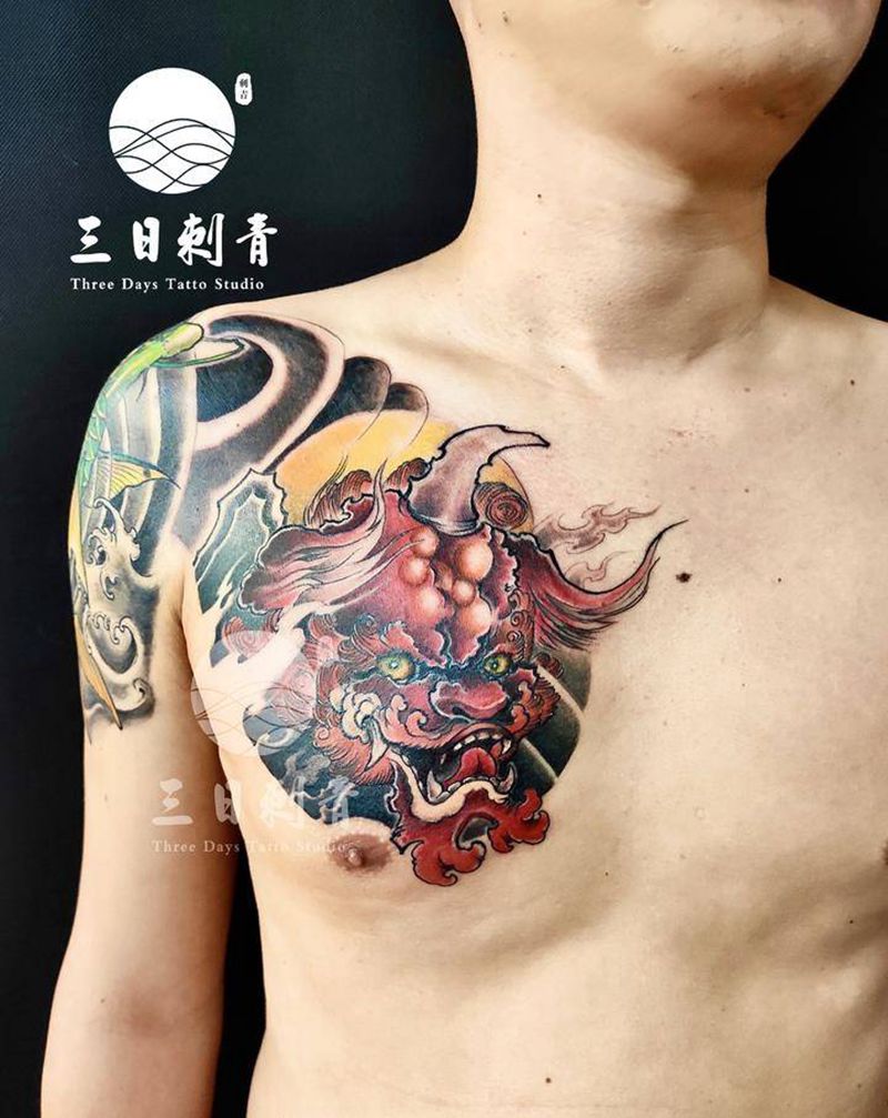 唐狮纹身图片_胸部新传统纹身图案