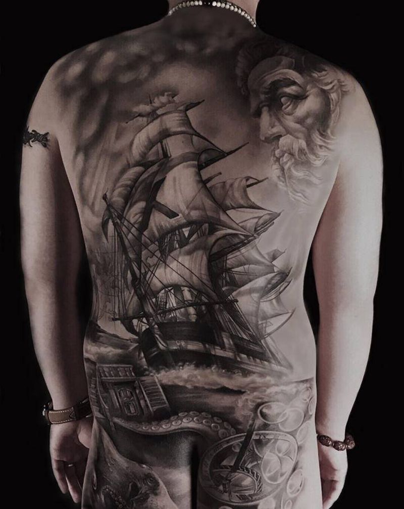 航行纹身图片_背部欧美写实帆船波赛冬纹身图案