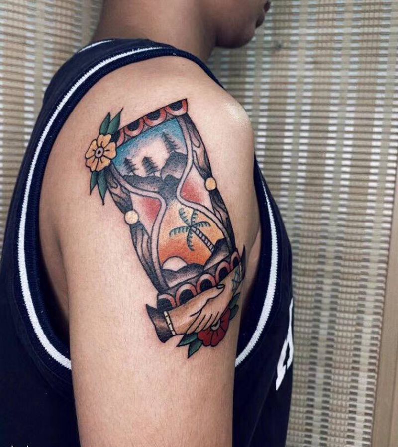 沙漏纹身图片_手部手臂Old School纹身图案