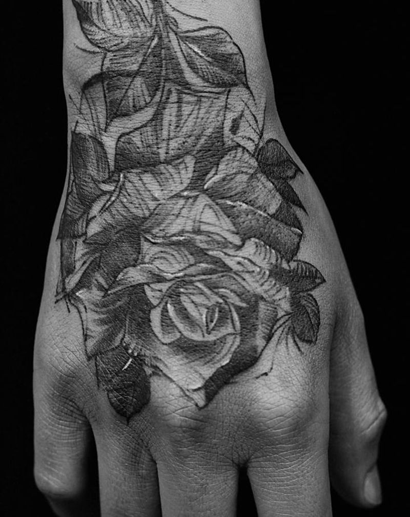 线条风花纹身图片_手臂点刺纹身图案