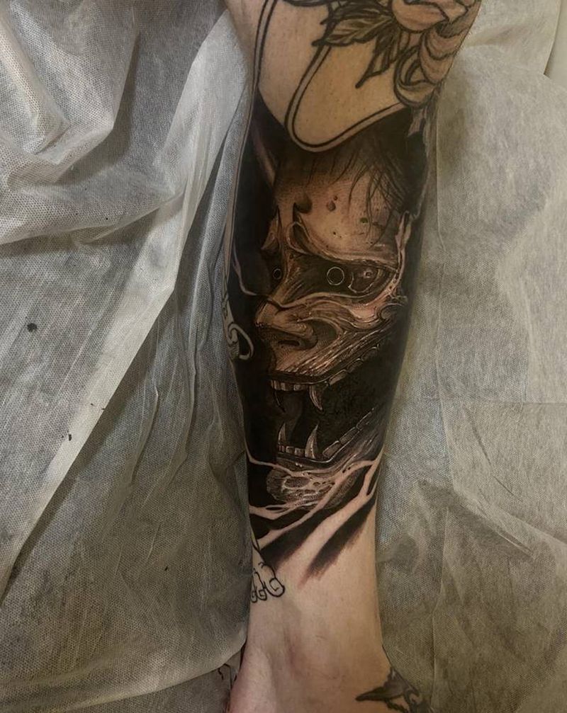 般若纹身图片_腿部欧美写实纹身图案