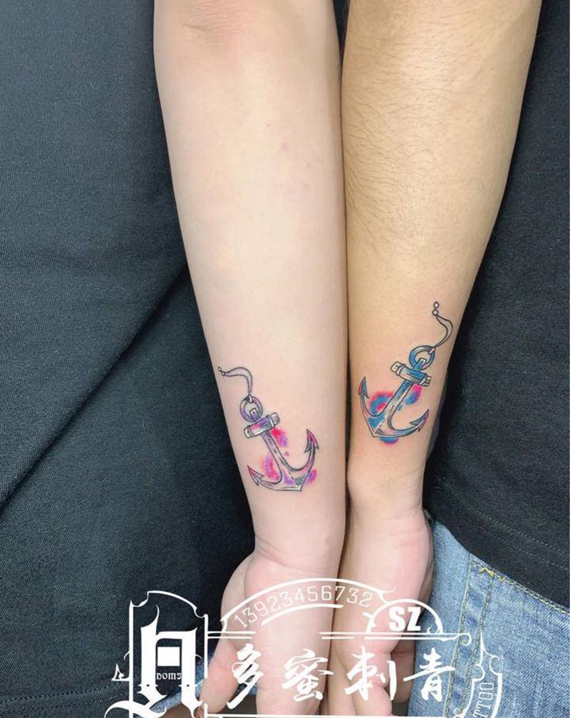 情侣小图纹身图片_手部纹身图案