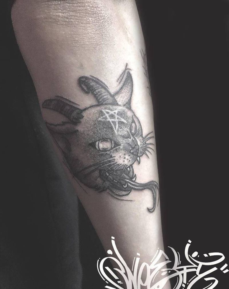 原设恶魔猫纹身图片_手臂点刺纹身图案