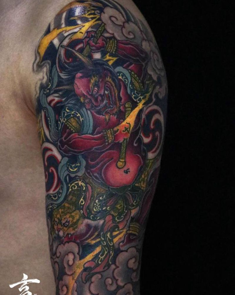 奔雷纹身图片_手臂新传统纹身图案