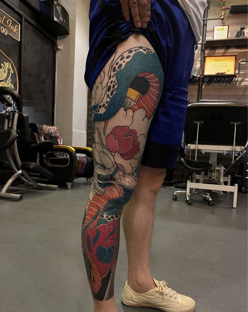 花腿蛇蛇未完成纹身图片_腿部老传统新传统纹身图案