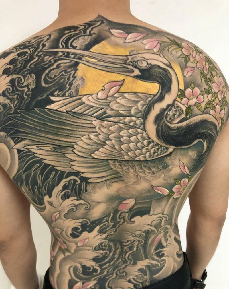 玄鹤纹身图片_背部纹身图案