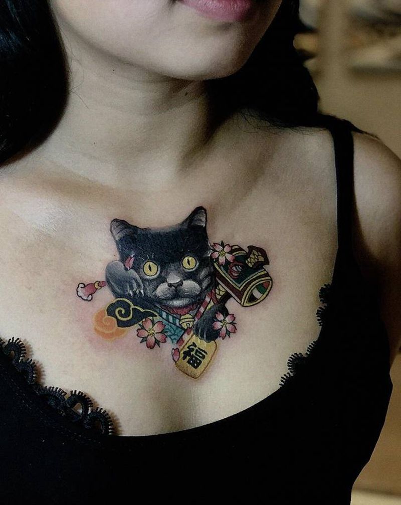 招财猫纹身图片_胸部New School水彩招财猫遮盖日式纹身图案