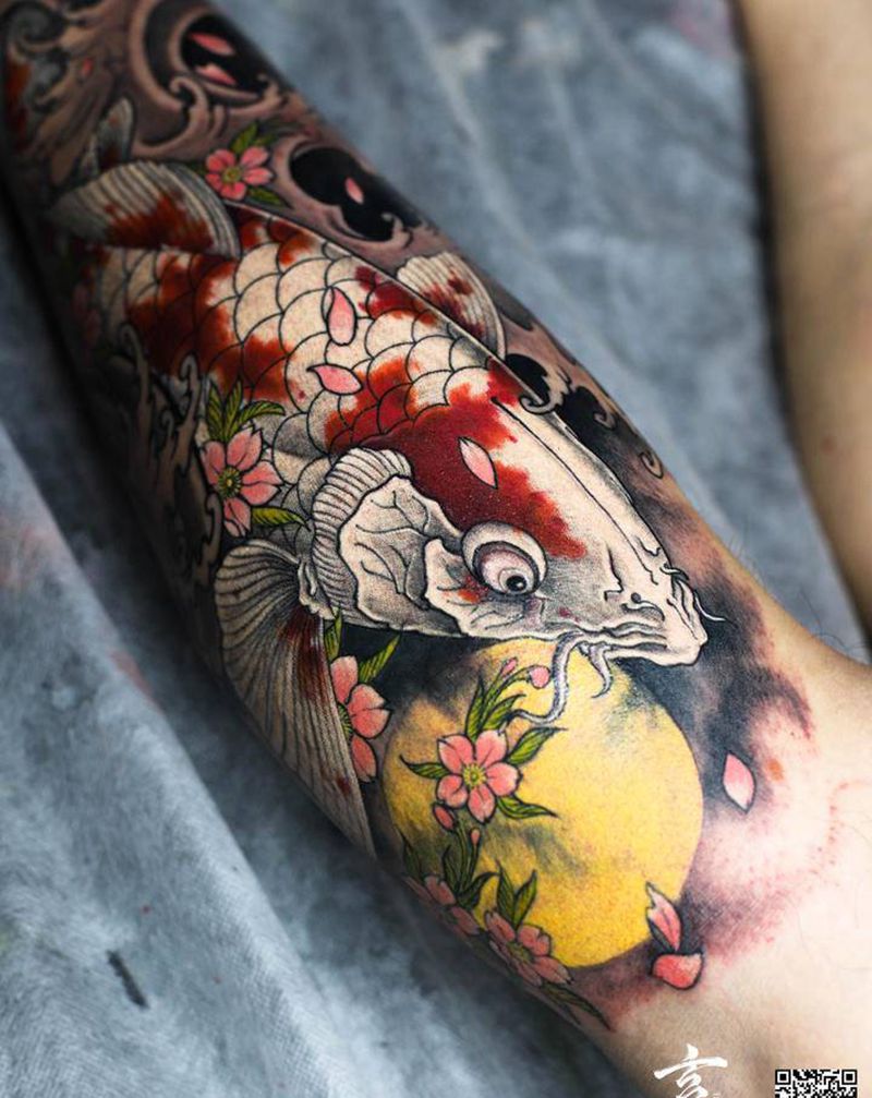 锦鲤纹身图片_腿部脚部新传统鱼纹身图案