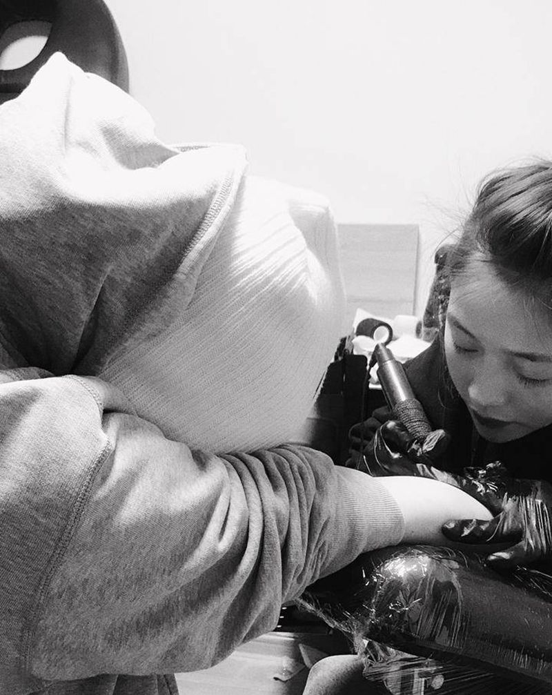 哈哈哈哈纹身图片_手臂几何纹身图案