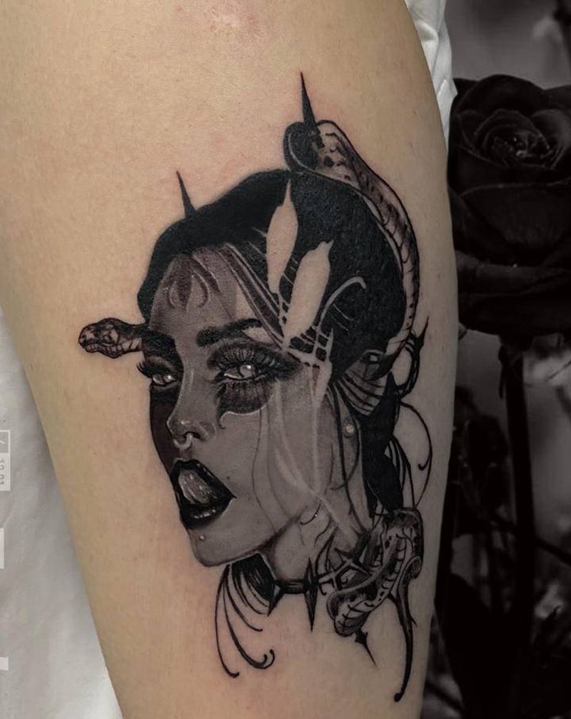 蛇蛇纹身图片_手臂欧美写实纹身图案