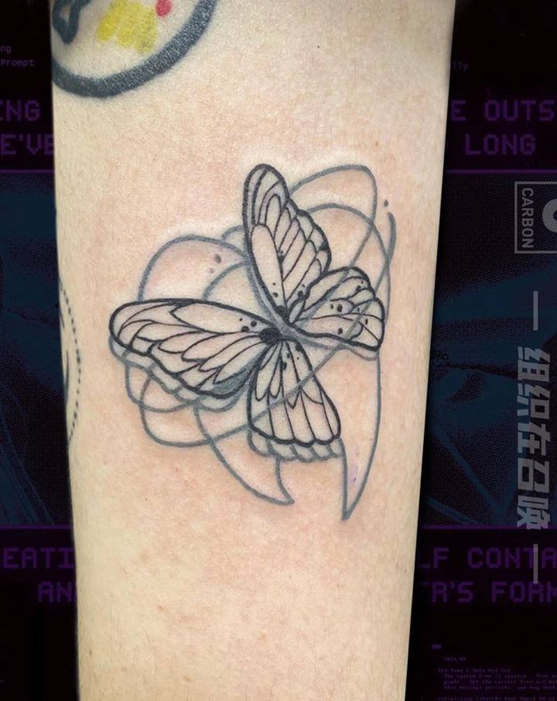 蝴蝶纹身图片_手臂几何纹身图案
