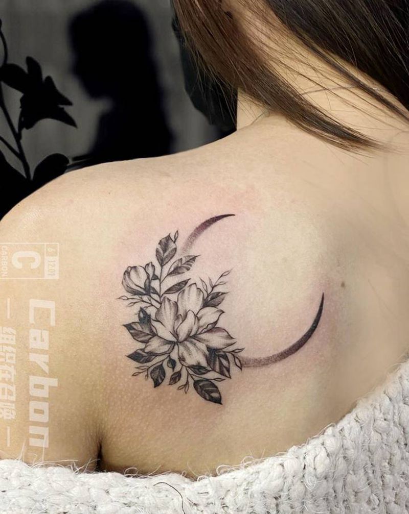 素花纹身图片_背部肩部几何纹身图案