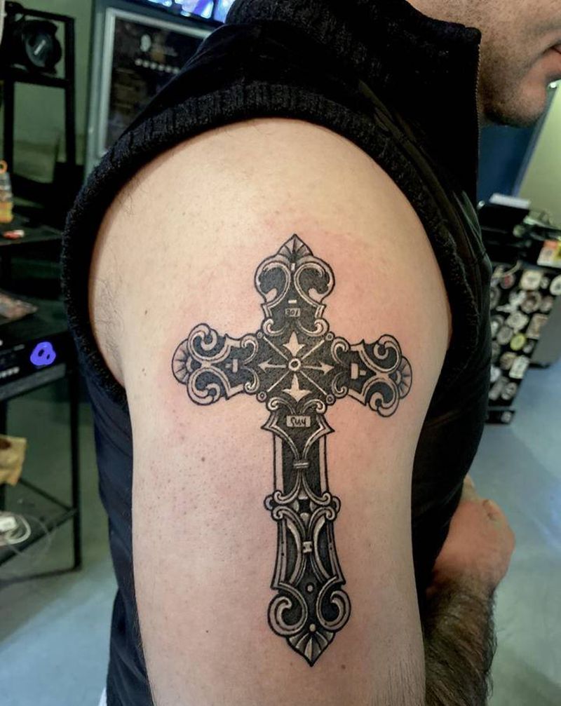 十字架纹身图片_手臂纹身图案