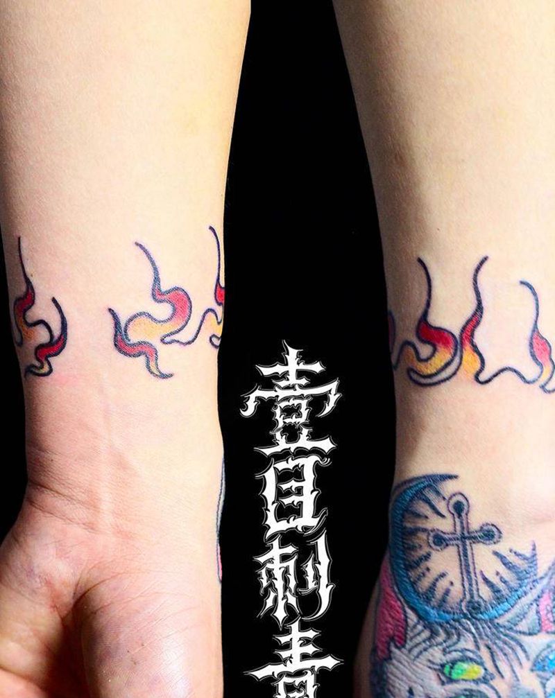 原设火纹身图片_手臂Old School纹身图案