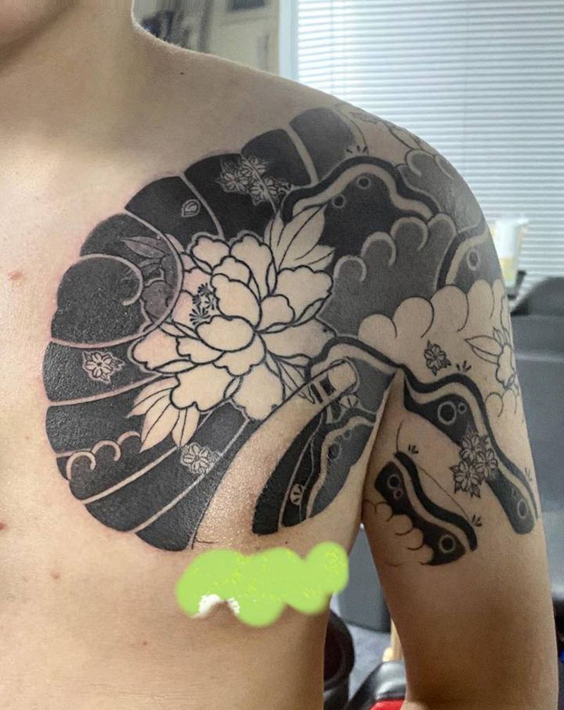 半甲纹身图片_胸部老传统纹身图案