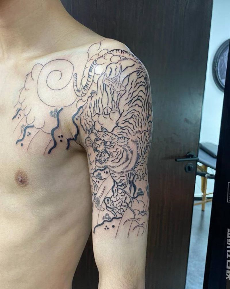 半甲纹身图片_胸部老传统纹身图案