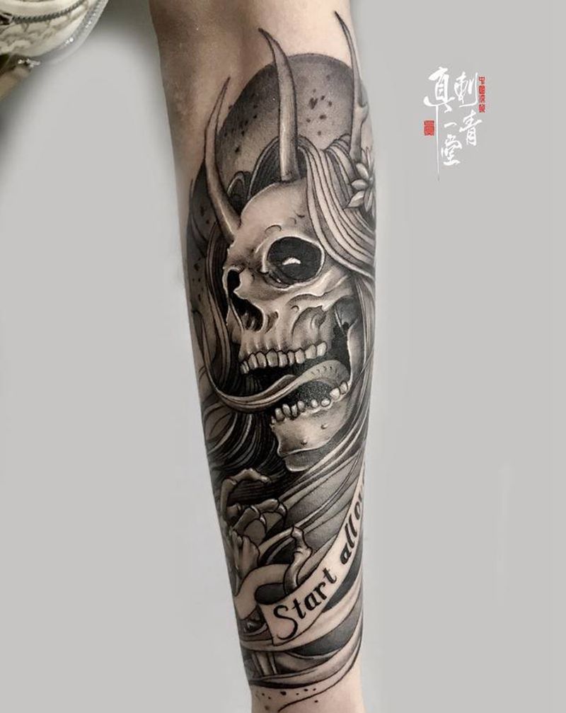 黑灰纹身图片_手臂纹身图案