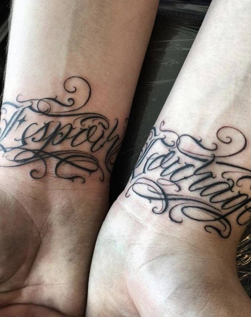 软~纹身图片_手臂花体字纹身图案