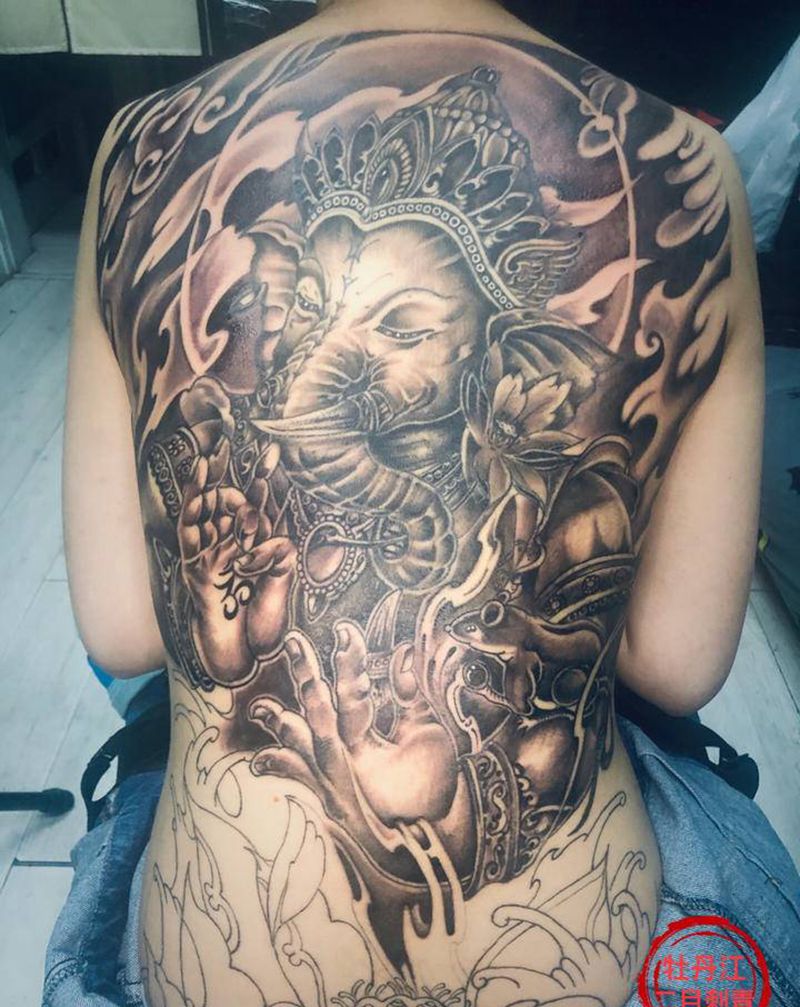 女士满背（象神）纹身图片_背部臀部新传统纹身图案
