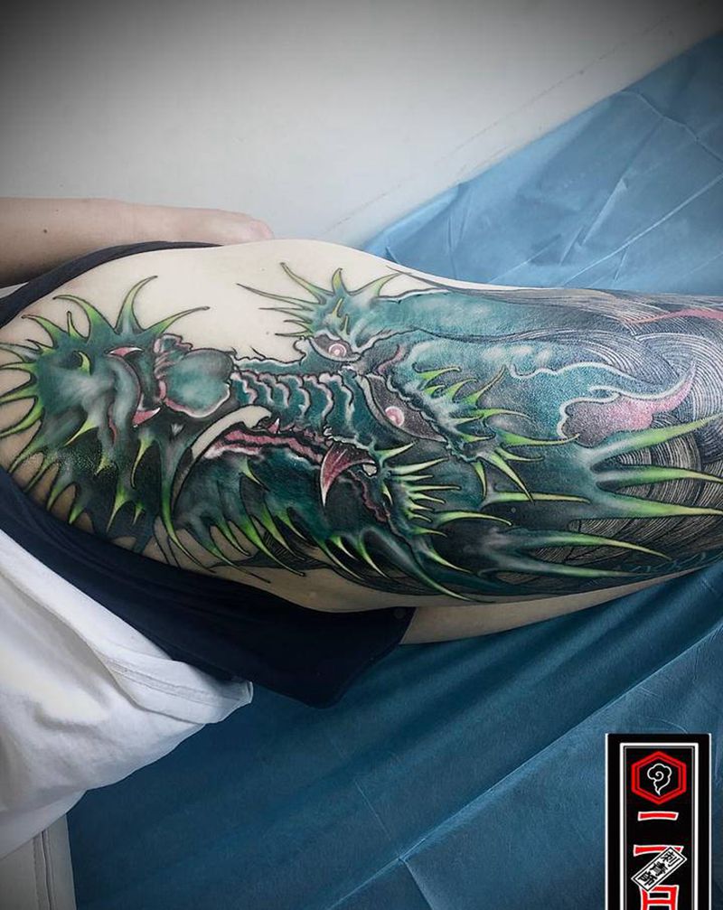 盘龙腿，龙头纹身图片_腿部新传统纹身图案