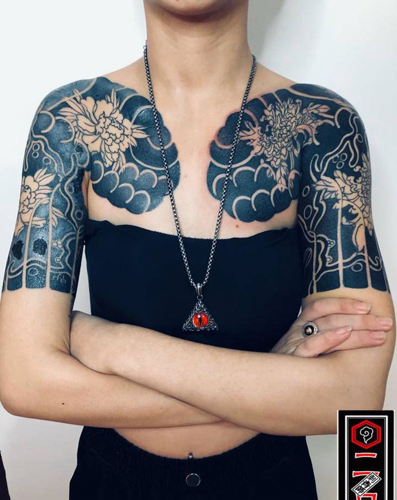 老传统半甲纹身图片_手臂胸部老传统纹身图案