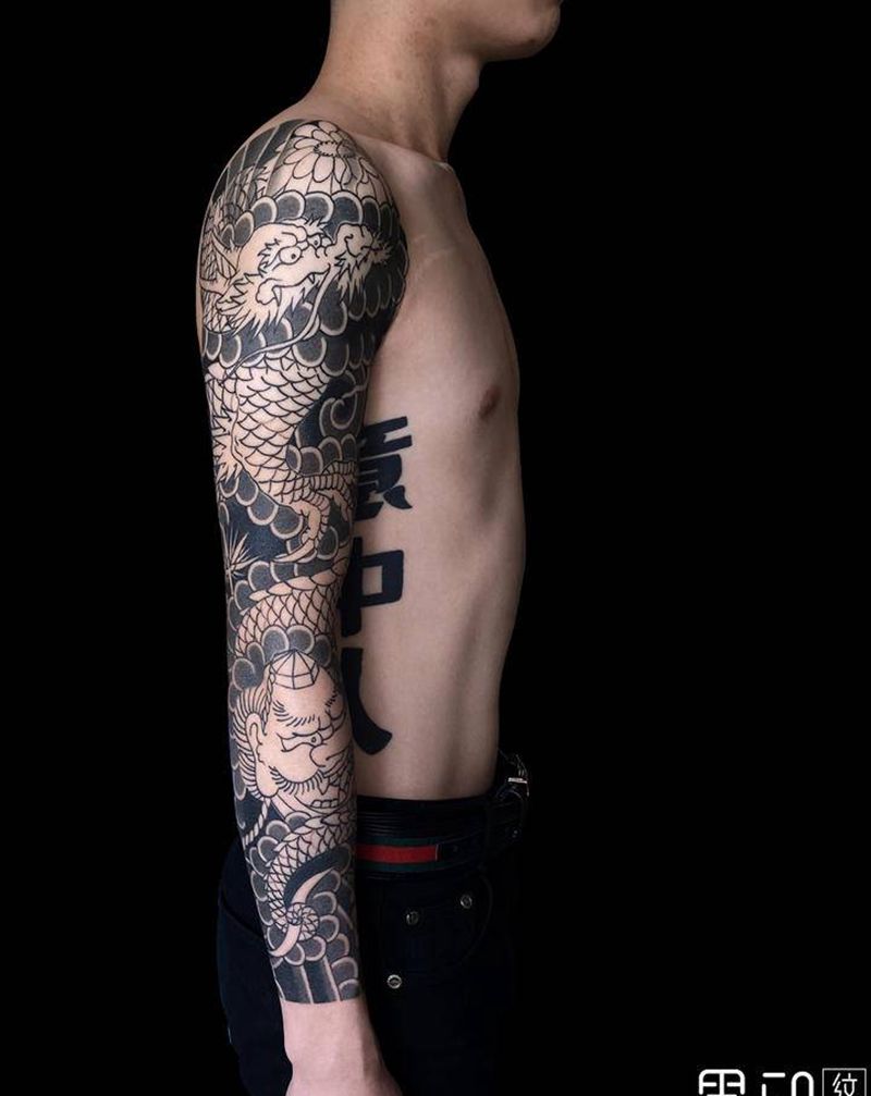 花臂(黑灰)纹身图片_手臂老传统日式花臂纹身图案