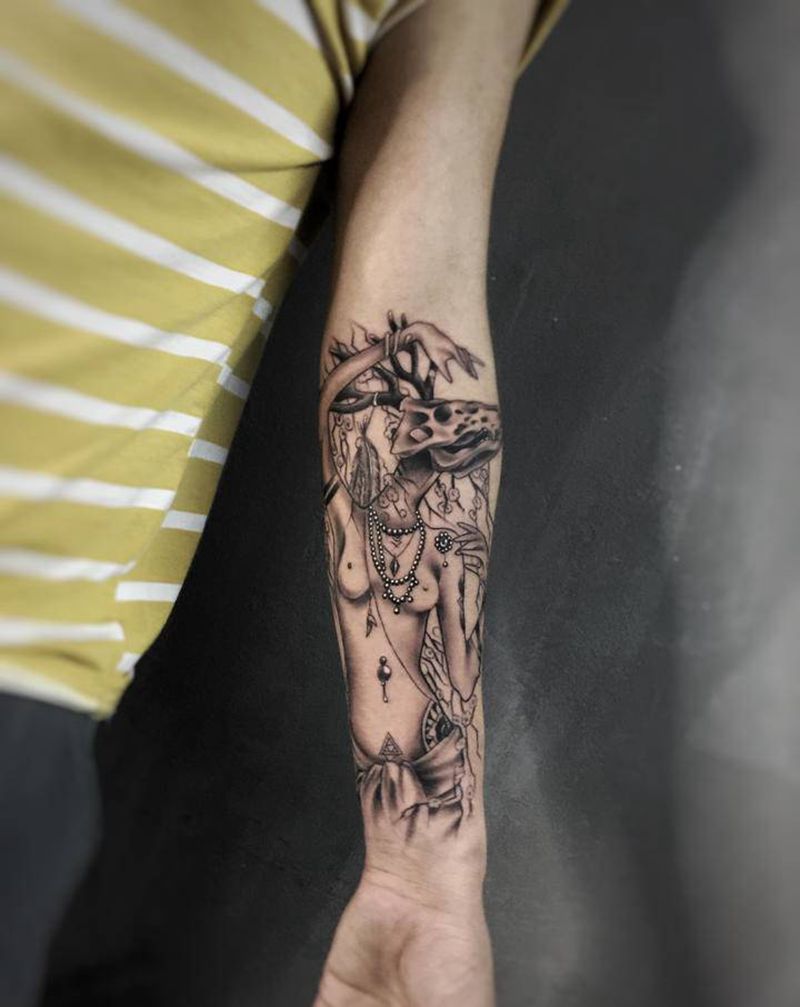 黑葡萄纹身图片_手臂纹身图案