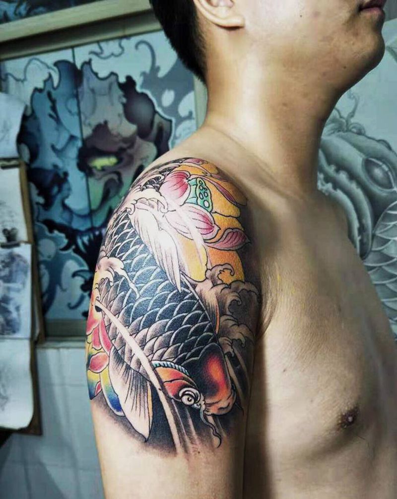 鲤鱼纹身图片_新传统纹身图案