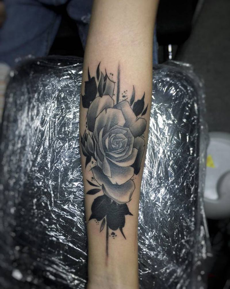 高级灰纹身图片_手臂纹身图案