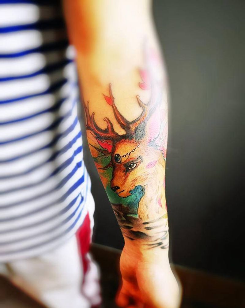鹿纹身图片_手臂新传统纹身图案