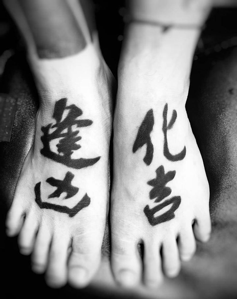 中文纹身图片_脚部纹身图案