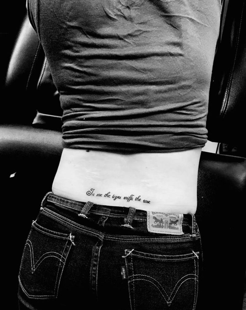 英文纹身图片_腰部纹身图案